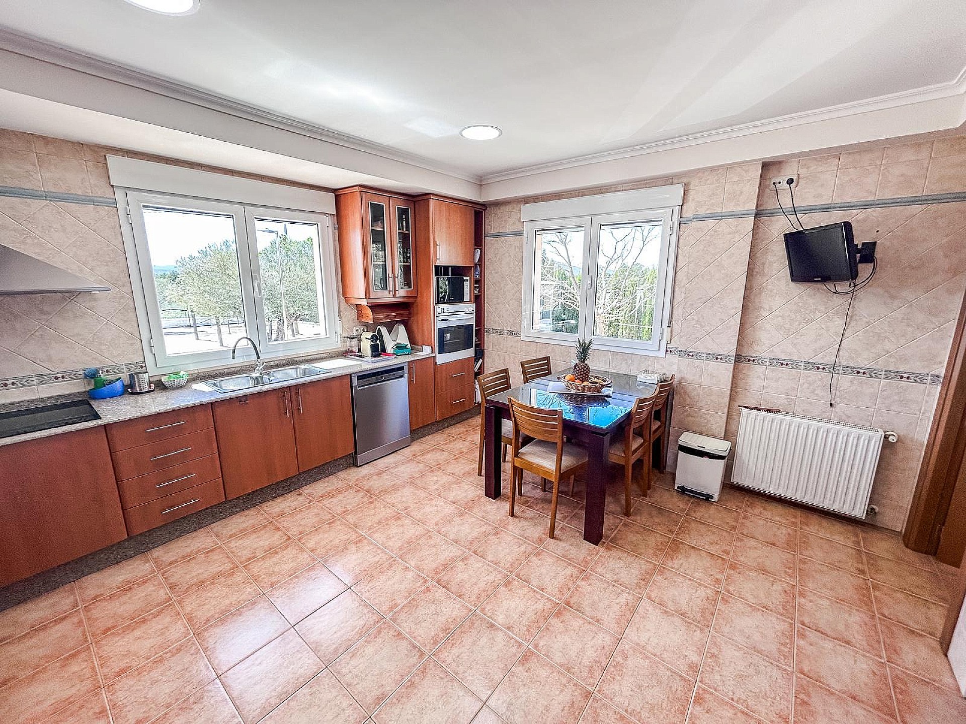 Resale - 4 Bedroom 2 Bathroom Villa in Yecla - - Murcia Resale - 4 Bedroom 2 Bathroom Villa in Yecla - - Murcia