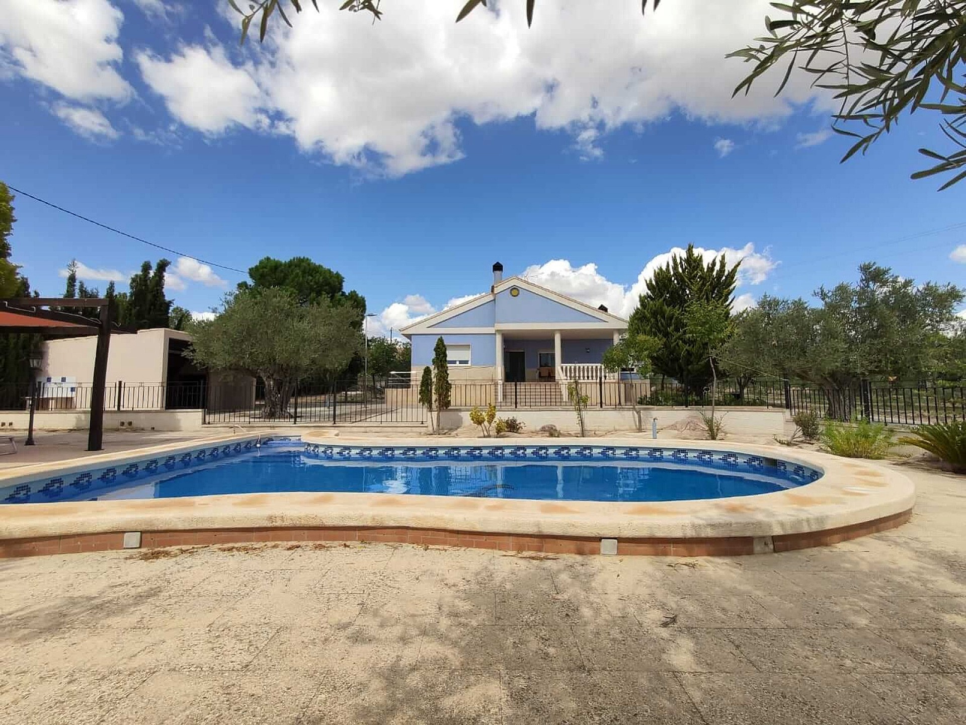 Resale - 4 Bedroom 2 Bathroom Villa in Yecla - - Murcia Resale - 4 Bedroom 2 Bathroom Villa in Yecla - - Murcia