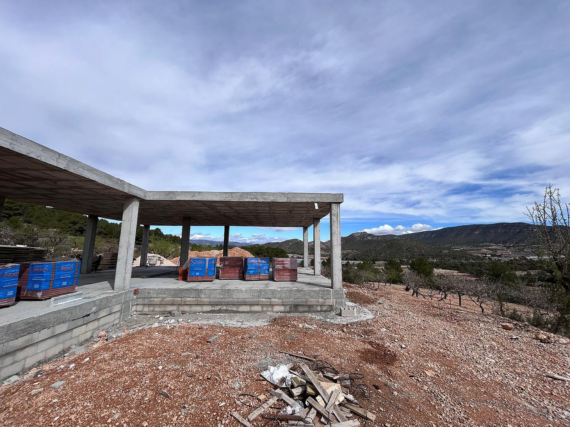 Resale - 4 Bedroom 2 Bathroom Villa in la Romana - - Alicante Resale - 4 Bedroom 2 Bathroom Villa in la Romana - - Alicante