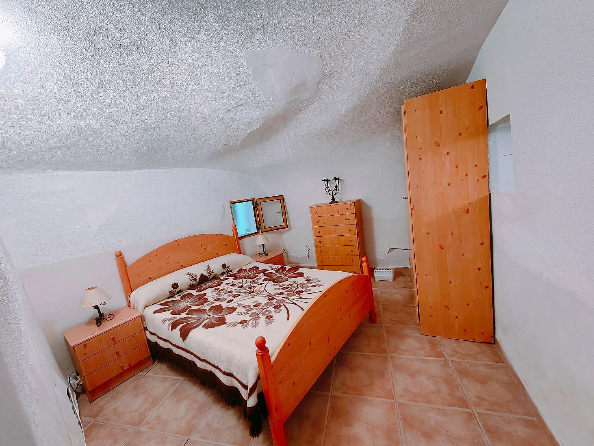 Sold - 4 Bedroom 1 Bathroom Cave House in Pinoso - - Alicante Sold - 4 Bedroom 1 Bathroom Cave House in Pinoso - - Alicante