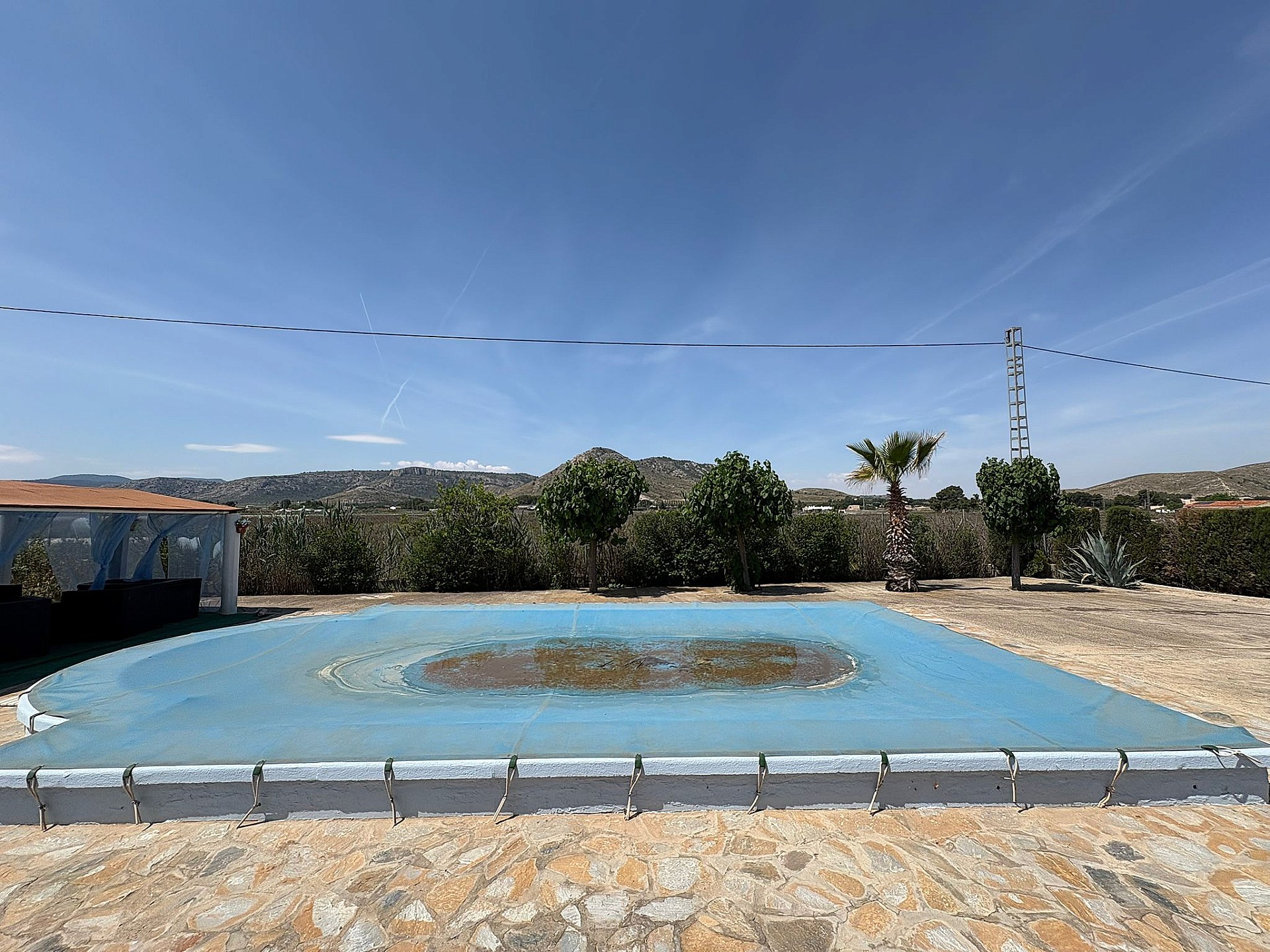 Resale - 4 Bedroom 2 Bathroom Villa in Villena - - Alicante Resale - 4 Bedroom 2 Bathroom Villa in Villena - - Alicante