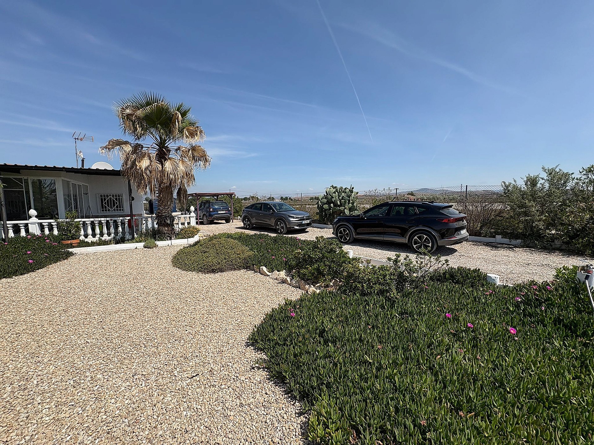 Resale - 4 Bedroom 2 Bathroom Villa in Villena - - Alicante Resale - 4 Bedroom 2 Bathroom Villa in Villena - - Alicante