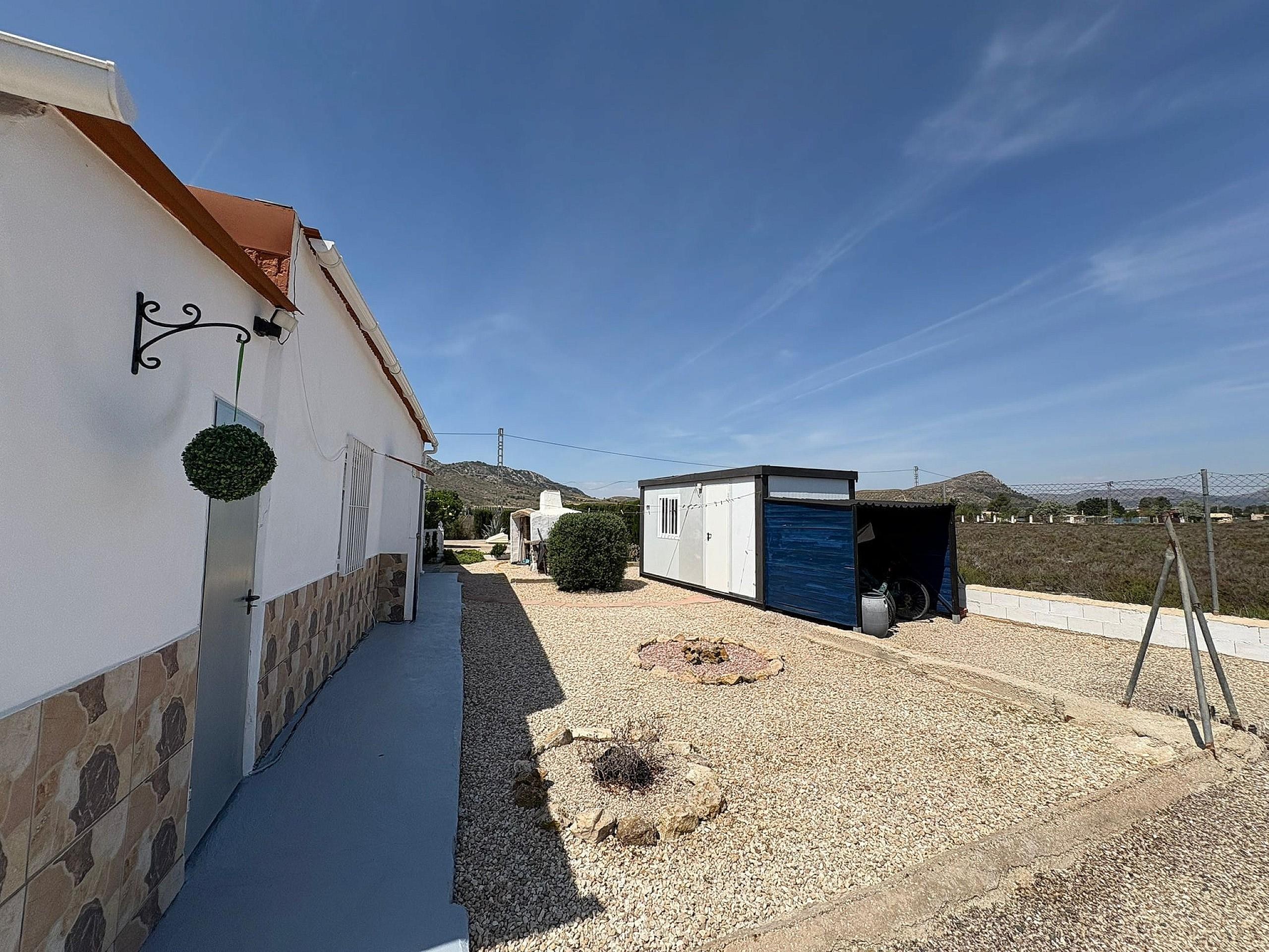 Resale - 4 Bedroom 2 Bathroom Villa in Villena - - Alicante Resale - 4 Bedroom 2 Bathroom Villa in Villena - - Alicante