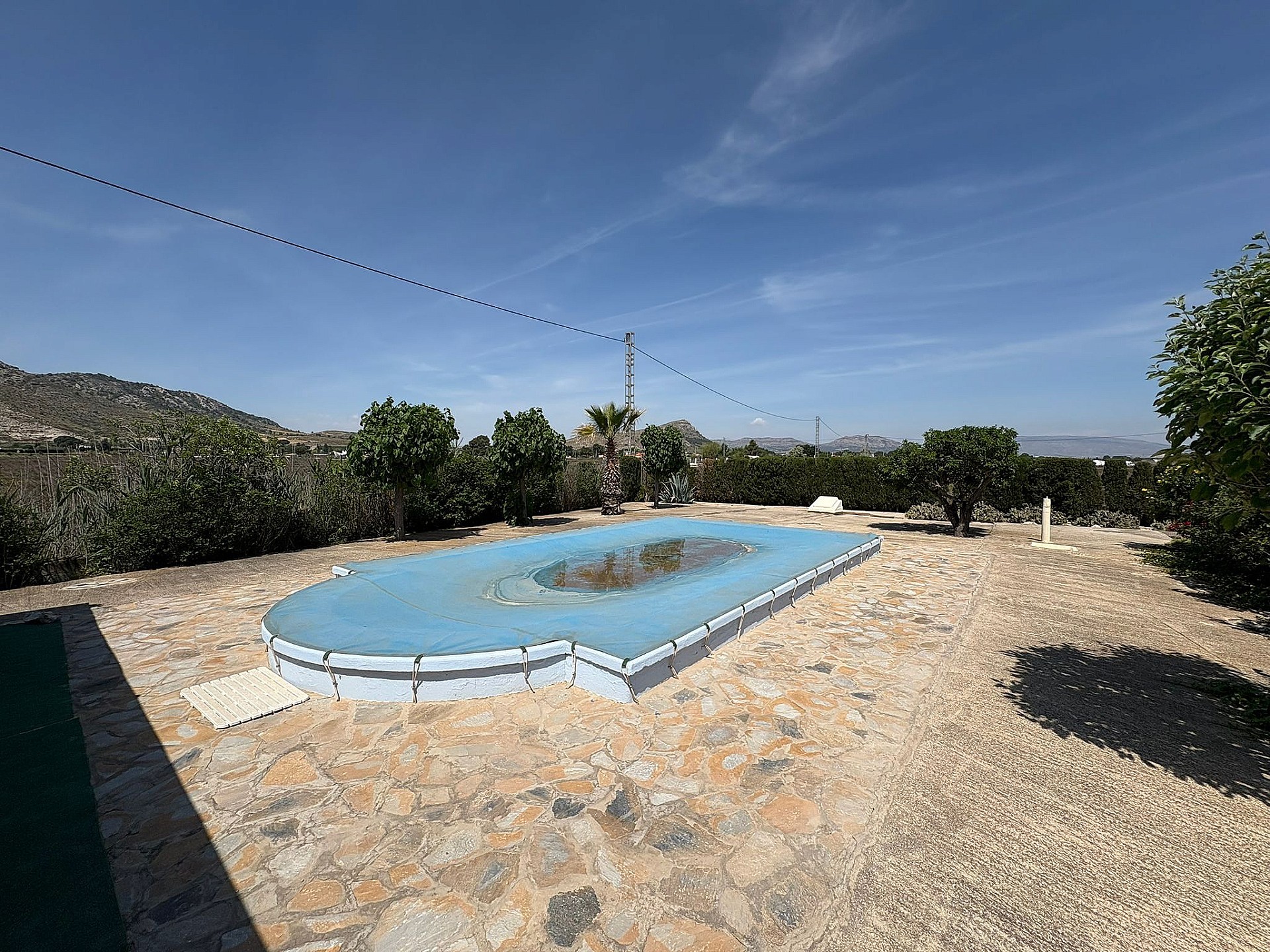 Resale - 4 Bedroom 2 Bathroom Villa in Villena - - Alicante Resale - 4 Bedroom 2 Bathroom Villa in Villena - - Alicante