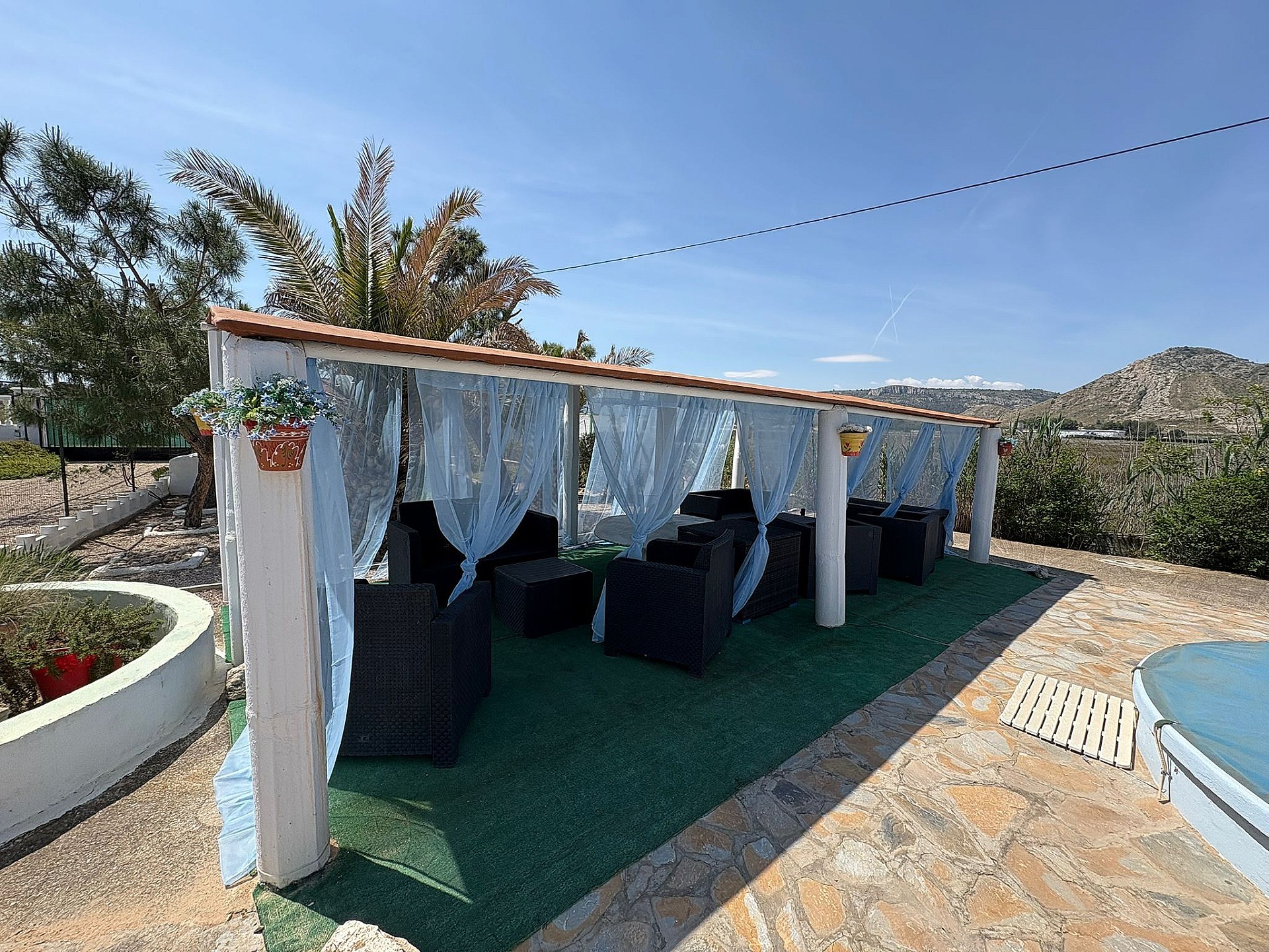 Resale - 4 Bedroom 2 Bathroom Villa in Villena - - Alicante Resale - 4 Bedroom 2 Bathroom Villa in Villena - - Alicante