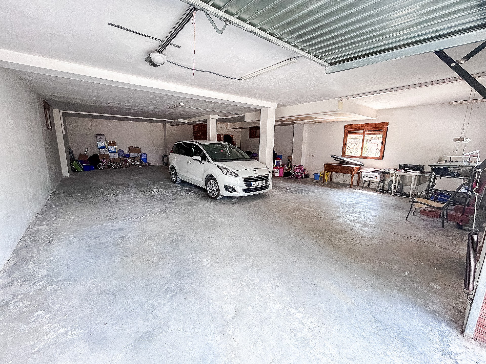 Resale - 3 Bedroom 2 Bathroom Country house in Petrer - - Alicante Resale - 3 Bedroom 2 Bathroom Country house in Petrer - - Alicante
