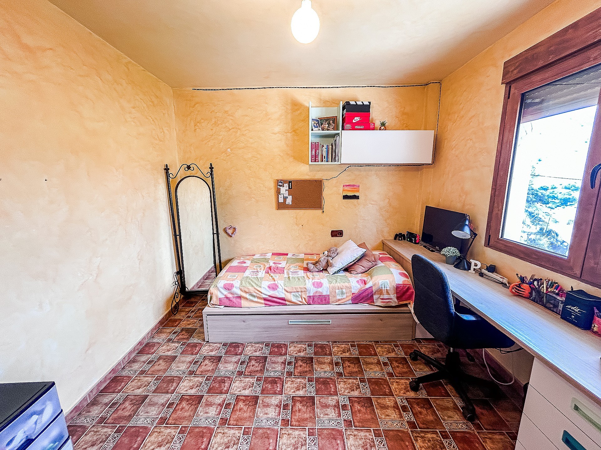 Resale - 3 Bedroom 2 Bathroom Country house in Petrer - - Alicante Resale - 3 Bedroom 2 Bathroom Country house in Petrer - - Alicante