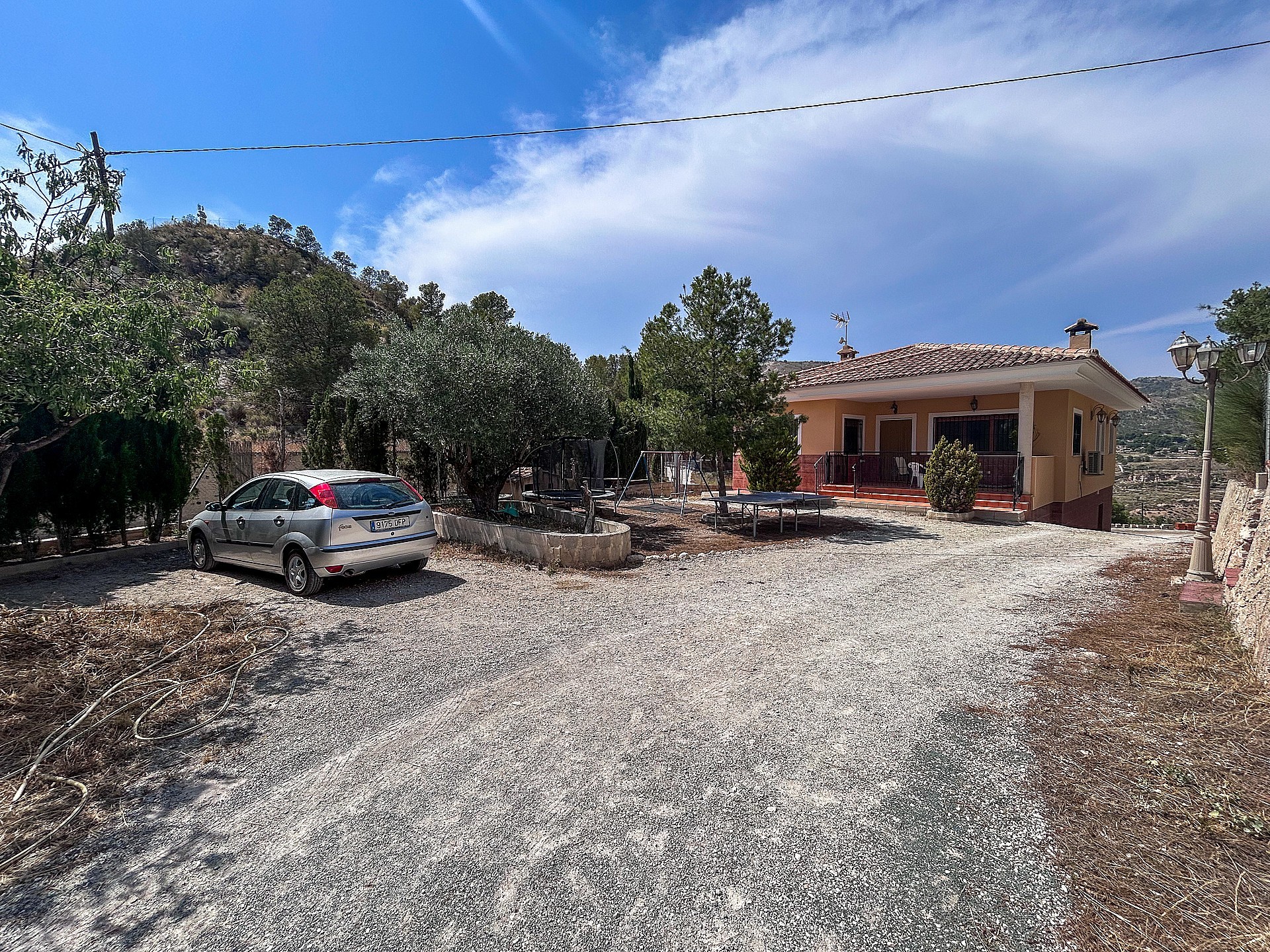 Resale - 3 Bedroom 2 Bathroom Country house in Petrer - - Alicante Resale - 3 Bedroom 2 Bathroom Country house in Petrer - - Alicante