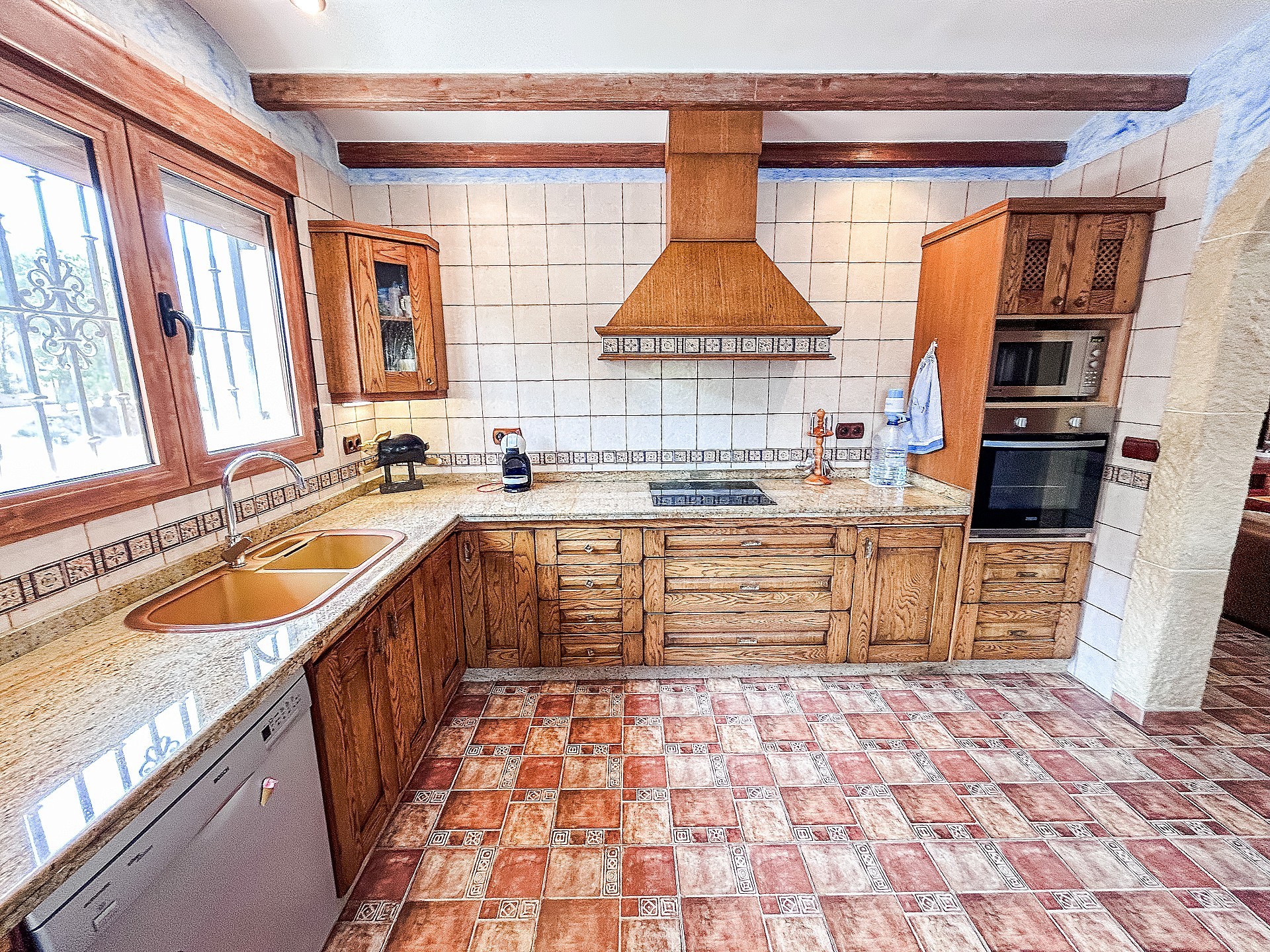 Resale - 3 Bedroom 2 Bathroom Country house in Petrer - - Alicante Resale - 3 Bedroom 2 Bathroom Country house in Petrer - - Alicante