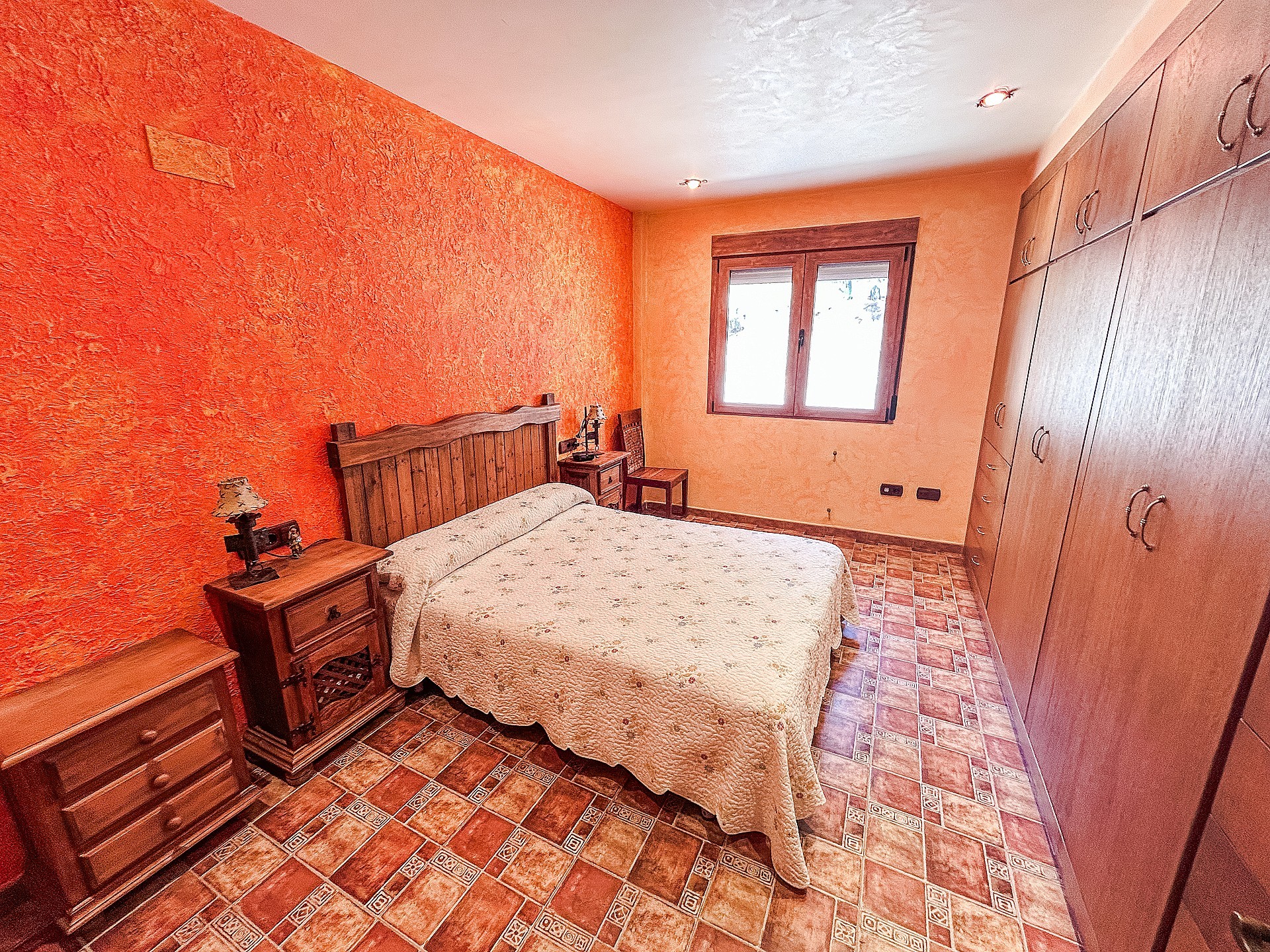 Resale - 3 Bedroom 2 Bathroom Country house in Petrer - - Alicante Resale - 3 Bedroom 2 Bathroom Country house in Petrer - - Alicante