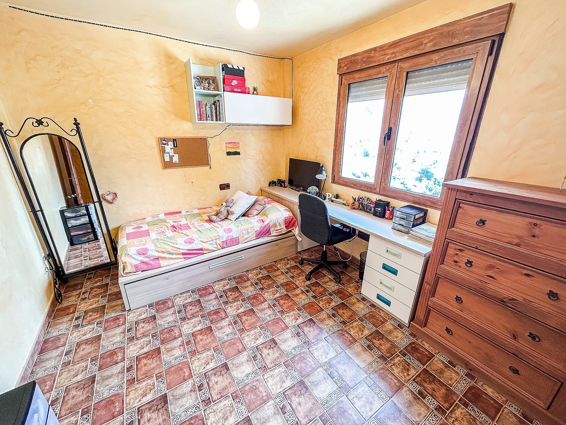 Resale - 3 Bedroom 2 Bathroom Country house in Petrer - - Alicante Resale - 3 Bedroom 2 Bathroom Country house in Petrer - - Alicante