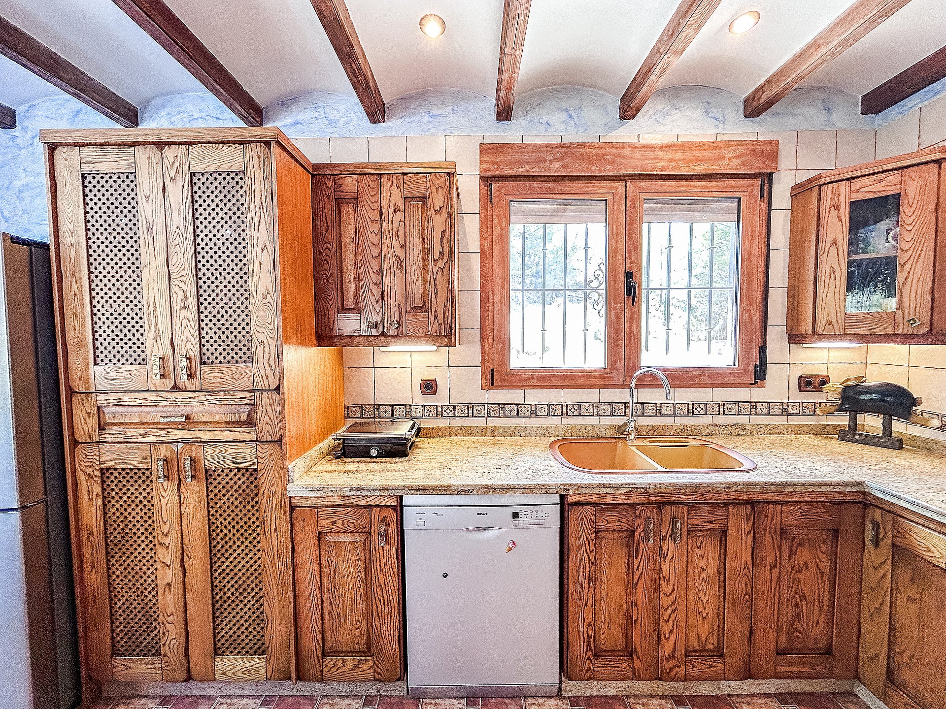 Resale - 3 Bedroom 2 Bathroom Country house in Petrer - - Alicante Resale - 3 Bedroom 2 Bathroom Country house in Petrer - - Alicante