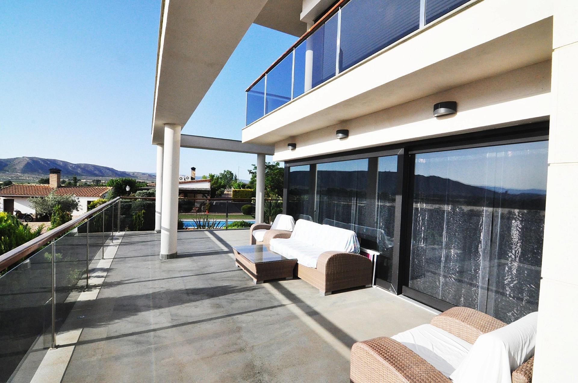 Resale - 4 Bedroom 2 Bathroom Villa in Villena - - Alicante Resale - 4 Bedroom 2 Bathroom Villa in Villena - - Alicante