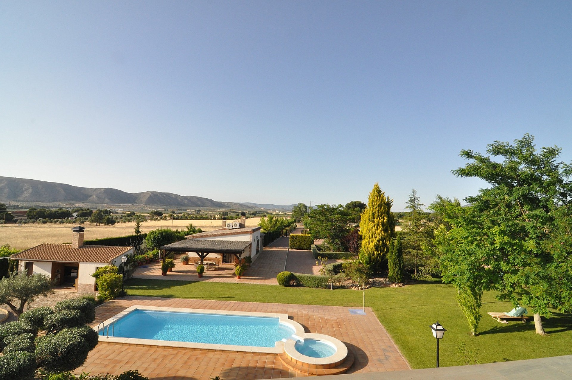 Resale - 4 Bedroom 2 Bathroom Villa in Villena - - Alicante Resale - 4 Bedroom 2 Bathroom Villa in Villena - - Alicante