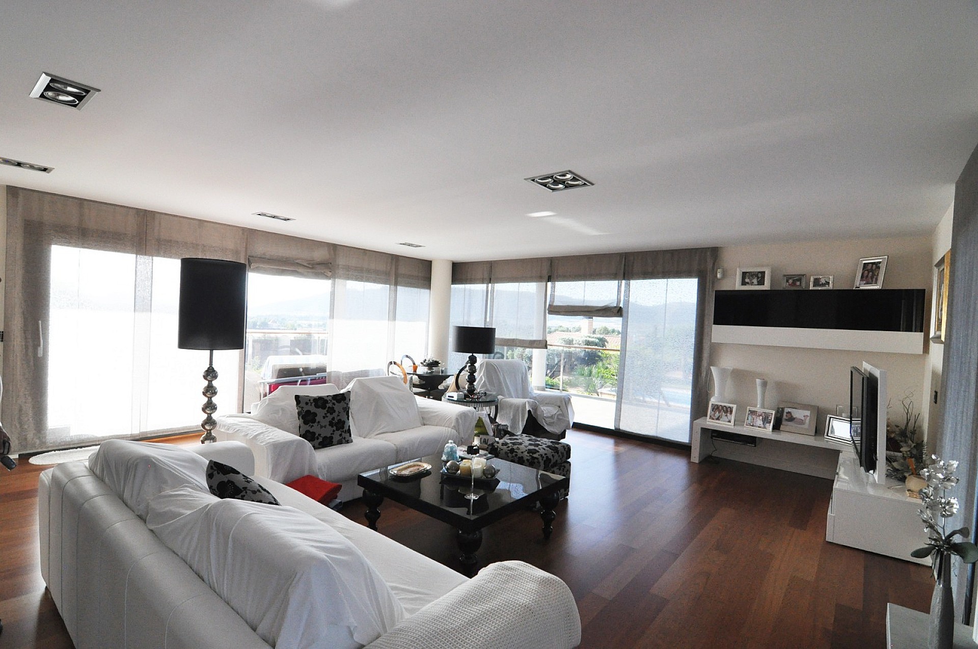 Resale - 4 Bedroom 2 Bathroom Villa in Villena - - Alicante Resale - 4 Bedroom 2 Bathroom Villa in Villena - - Alicante