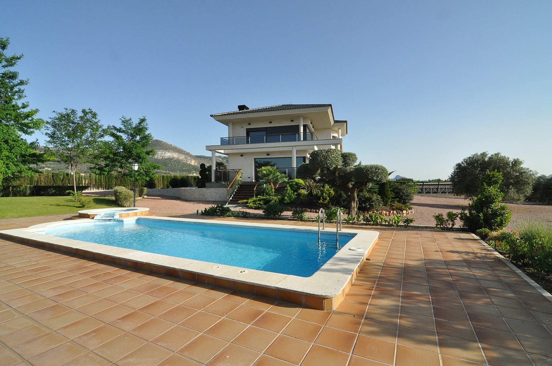 Resale - 4 Bedroom 2 Bathroom Villa in Villena - - Alicante Resale - 4 Bedroom 2 Bathroom Villa in Villena - - Alicante