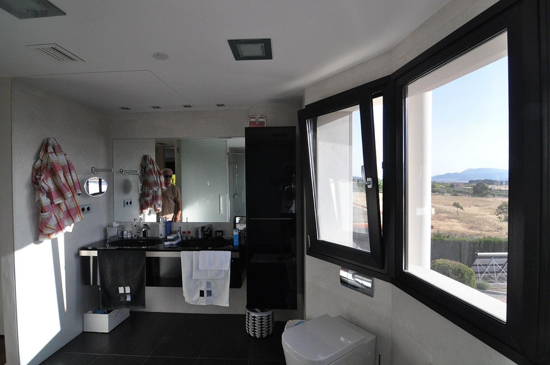 Resale - 4 Bedroom 2 Bathroom Villa in Villena - - Alicante Resale - 4 Bedroom 2 Bathroom Villa in Villena - - Alicante