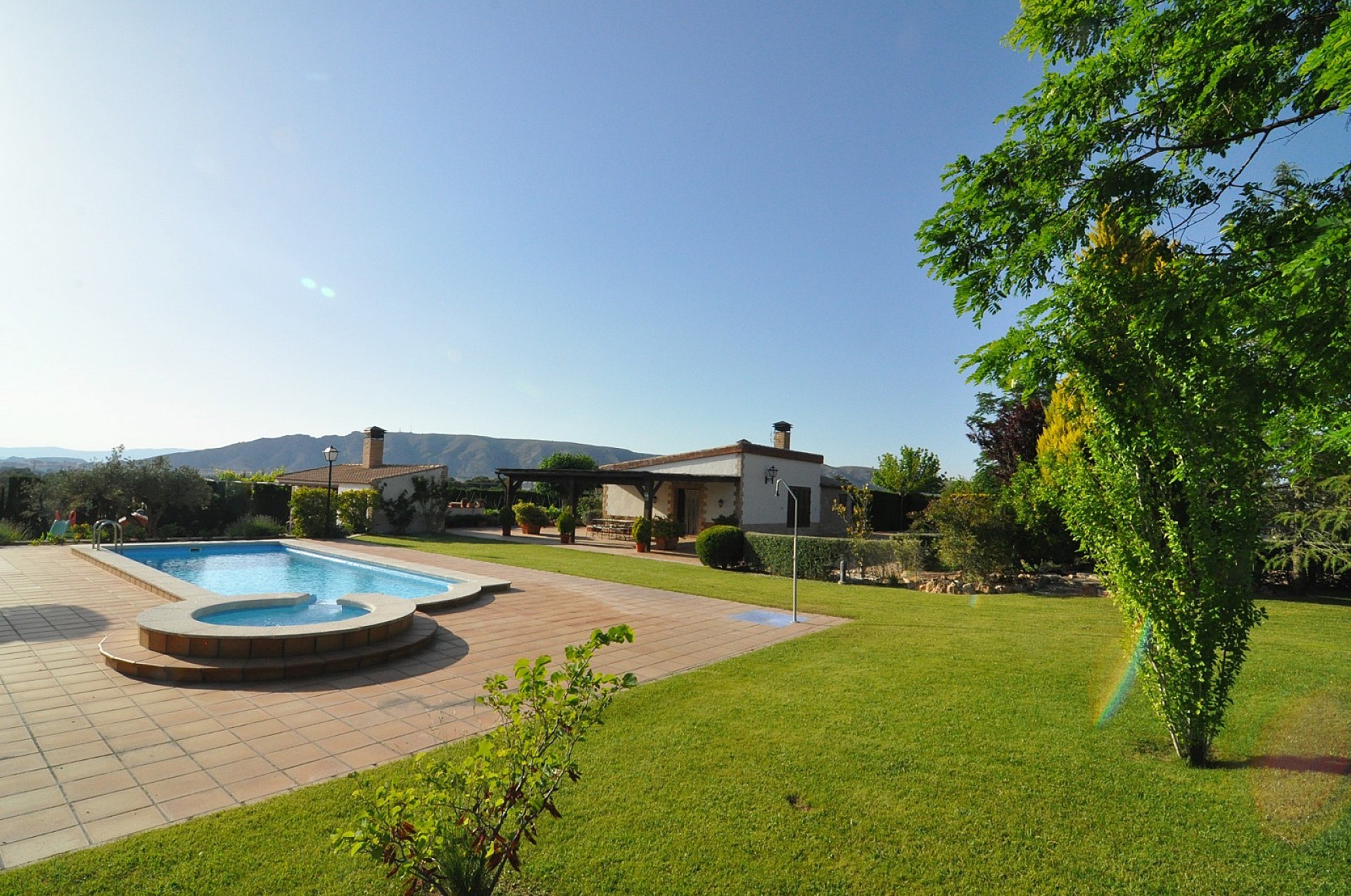 Resale - 4 Bedroom 2 Bathroom Villa in Villena - - Alicante Resale - 4 Bedroom 2 Bathroom Villa in Villena - - Alicante