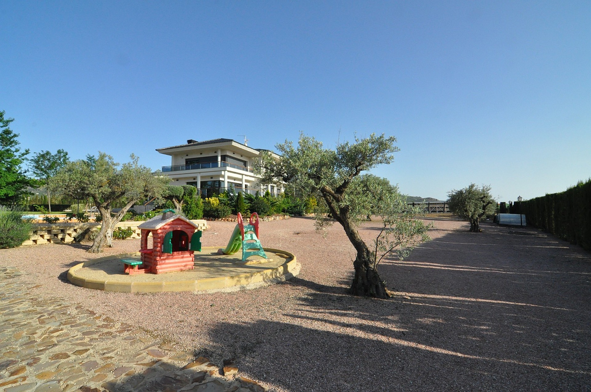 Resale - 4 Bedroom 2 Bathroom Villa in Villena - - Alicante Resale - 4 Bedroom 2 Bathroom Villa in Villena - - Alicante