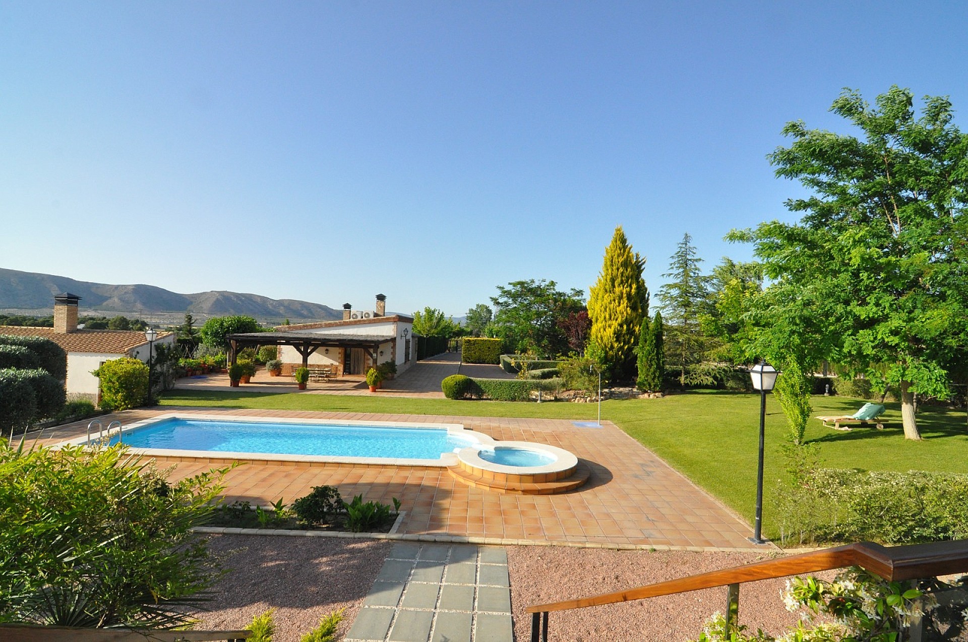 Resale - 4 Bedroom 2 Bathroom Villa in Villena - - Alicante Resale - 4 Bedroom 2 Bathroom Villa in Villena - - Alicante
