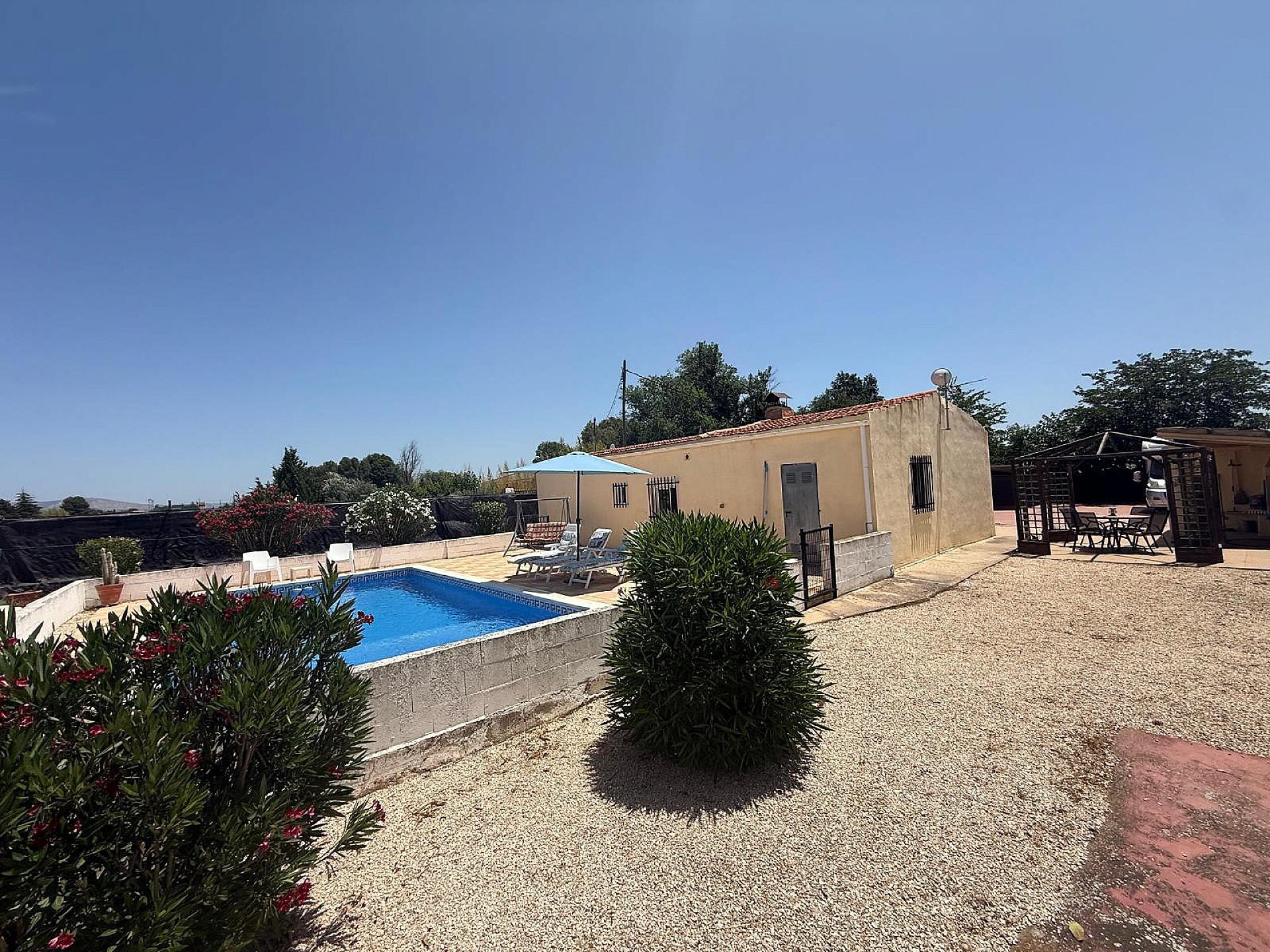 Resale - 4 Bedroom 1 Bathroom Villa in Villena - - Alicante Resale - 4 Bedroom 1 Bathroom Villa in Villena - - Alicante