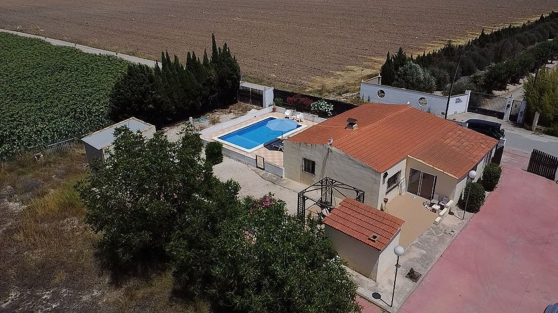 Resale - 4 Bedroom 1 Bathroom Villa in Villena - - Alicante Resale - 4 Bedroom 1 Bathroom Villa in Villena - - Alicante