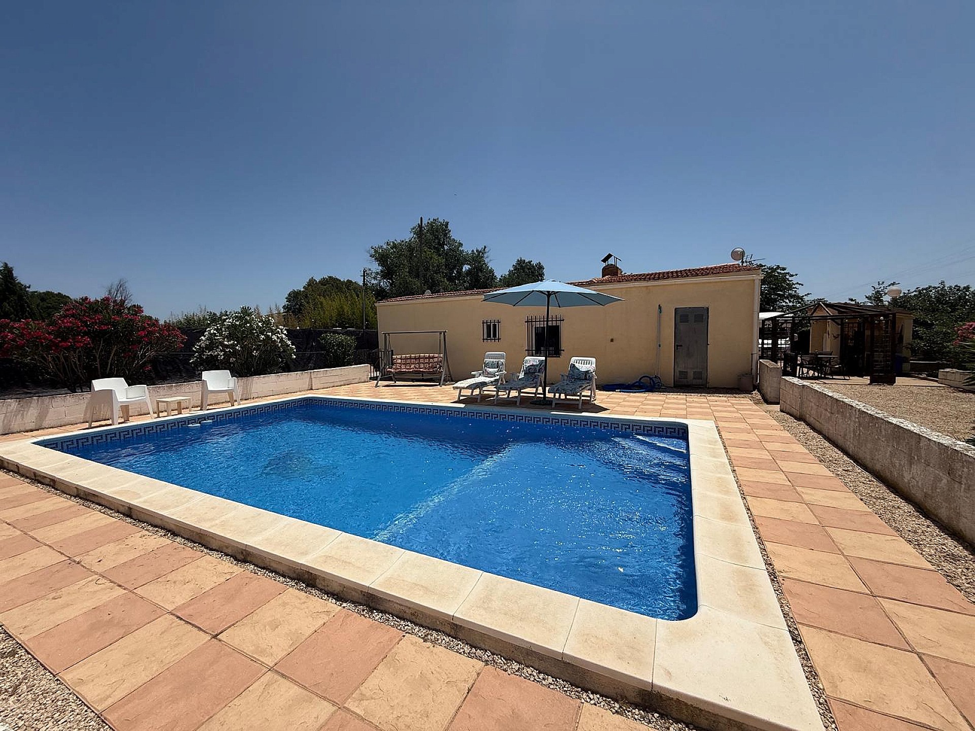 Resale - 4 Bedroom 1 Bathroom Villa in Villena - - Alicante Resale - 4 Bedroom 1 Bathroom Villa in Villena - - Alicante