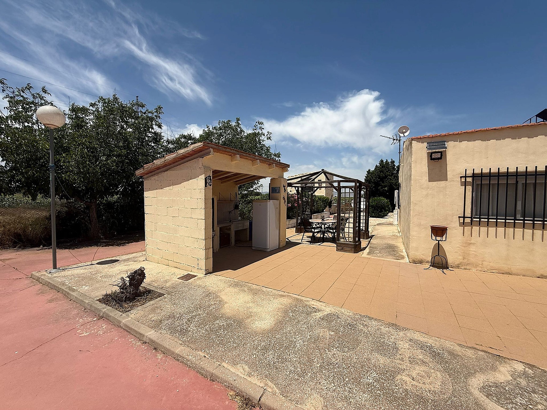 Resale - 4 Bedroom 1 Bathroom Villa in Villena - - Alicante Resale - 4 Bedroom 1 Bathroom Villa in Villena - - Alicante