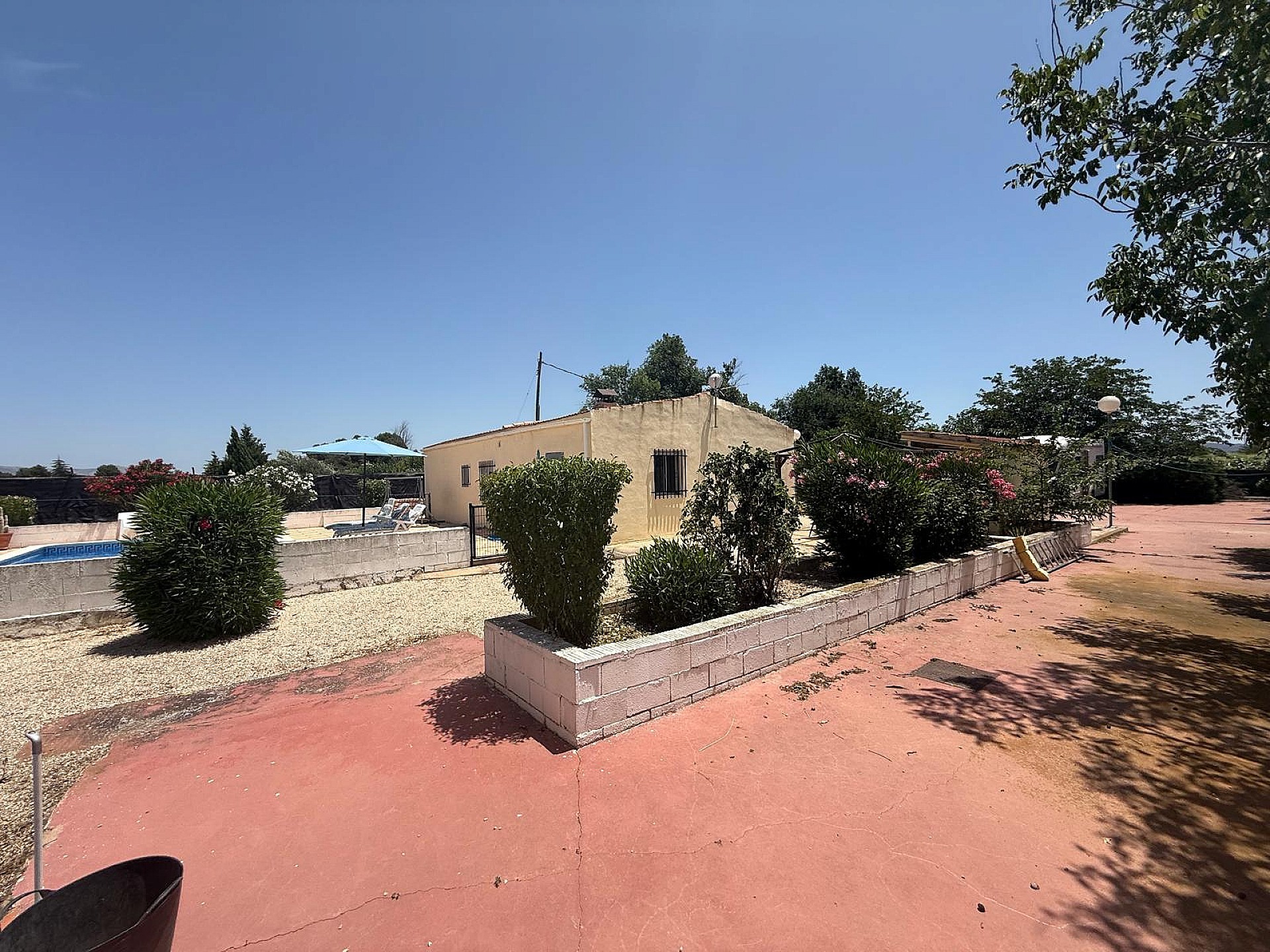 Resale - 4 Bedroom 1 Bathroom Villa in Villena - - Alicante Resale - 4 Bedroom 1 Bathroom Villa in Villena - - Alicante