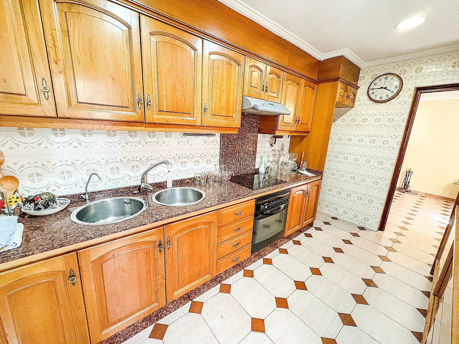 Sold - 4 Bedroom 2 Bathroom Townhouse in Elda - - Alicante Sold - 4 Bedroom 2 Bathroom Townhouse in Elda - - Alicante