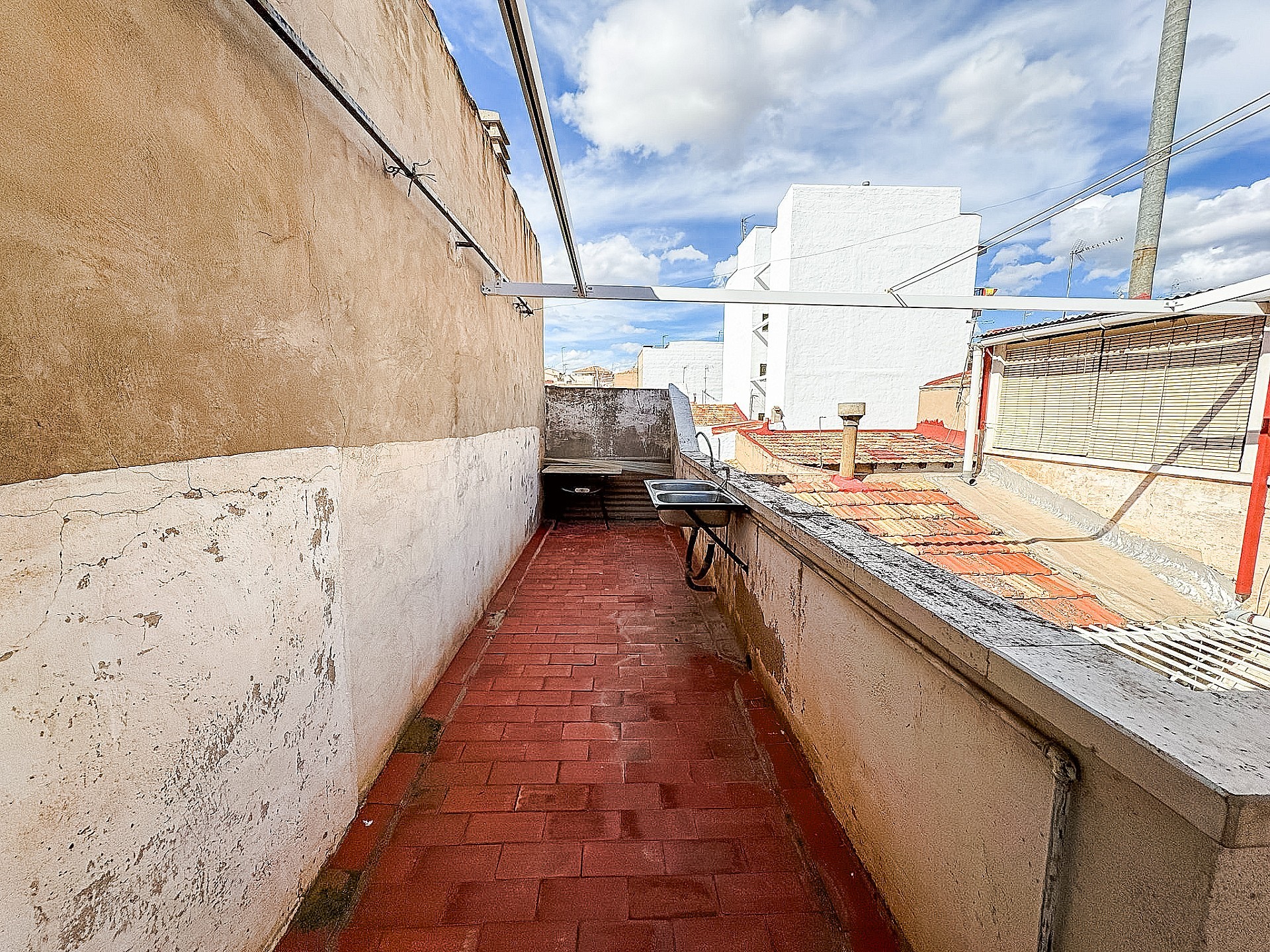 Sold - 4 Bedroom 2 Bathroom Townhouse in Elda - - Alicante Sold - 4 Bedroom 2 Bathroom Townhouse in Elda - - Alicante