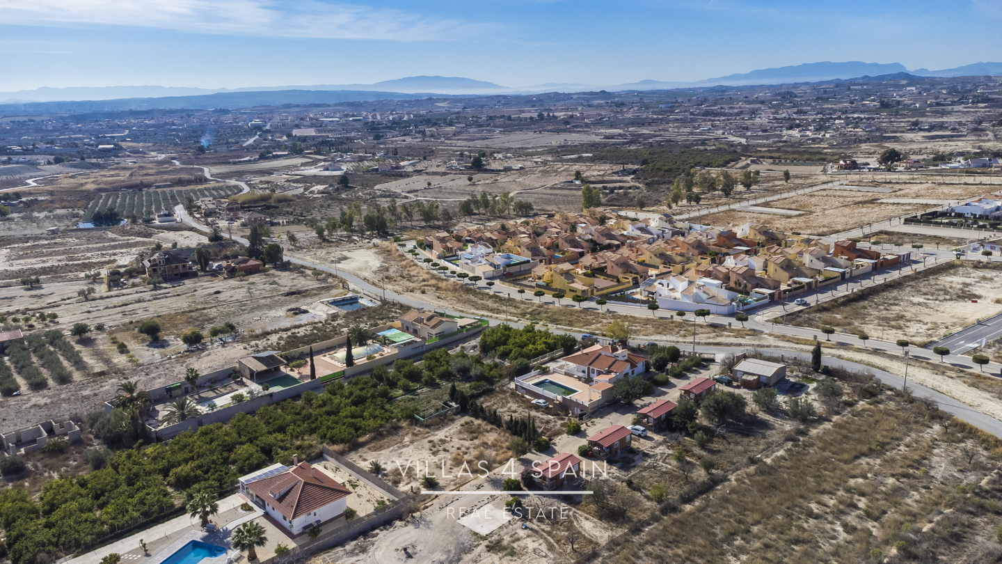 Resale - 3 Bed Villa with Private Pool and Large Plot - calle los banos - Murcia Resale - 3 Bed Villa with Private Pool and Large Plot - calle los banos - Murcia