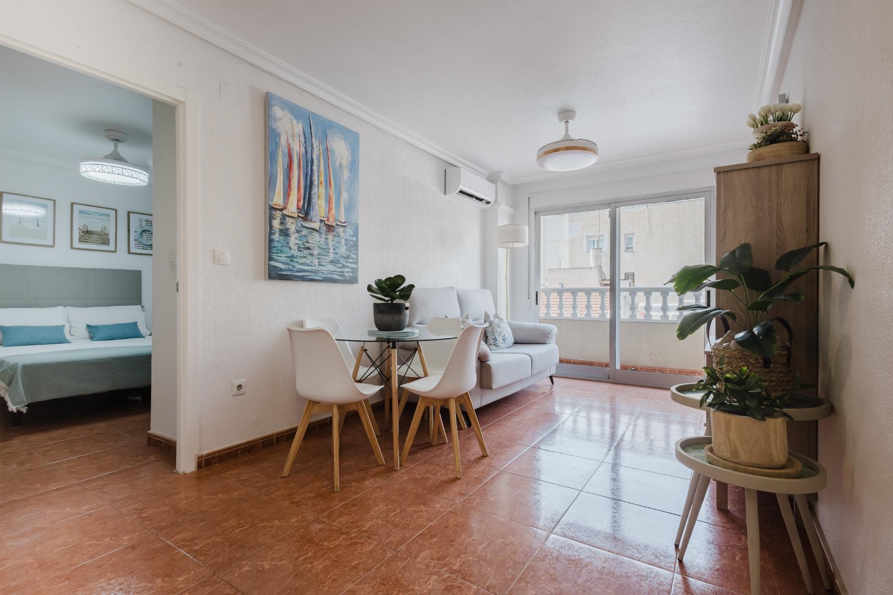 Resale - 2 Bedroom 1 Bathroom Apartamento in Torrevieja - centro - Alicante Resale - 2 Bedroom 1 Bathroom Apartamento in Torrevieja - centro - Alicante