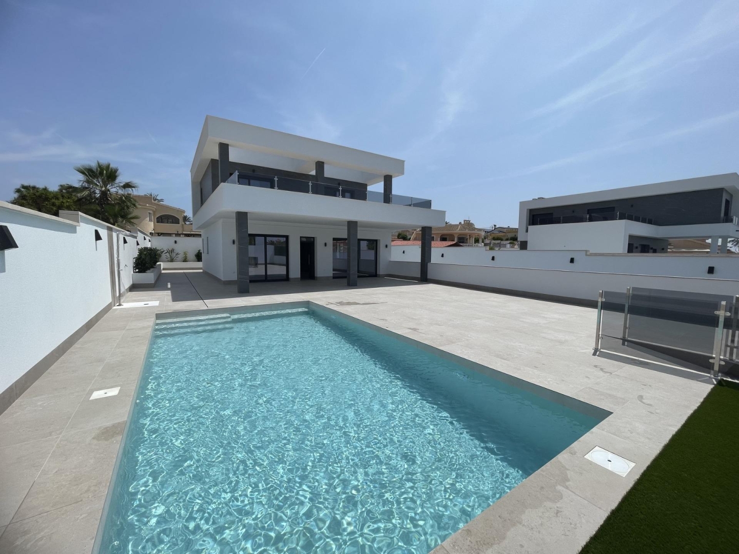 3 Bedroom 4 Bathroom villa in Rojales