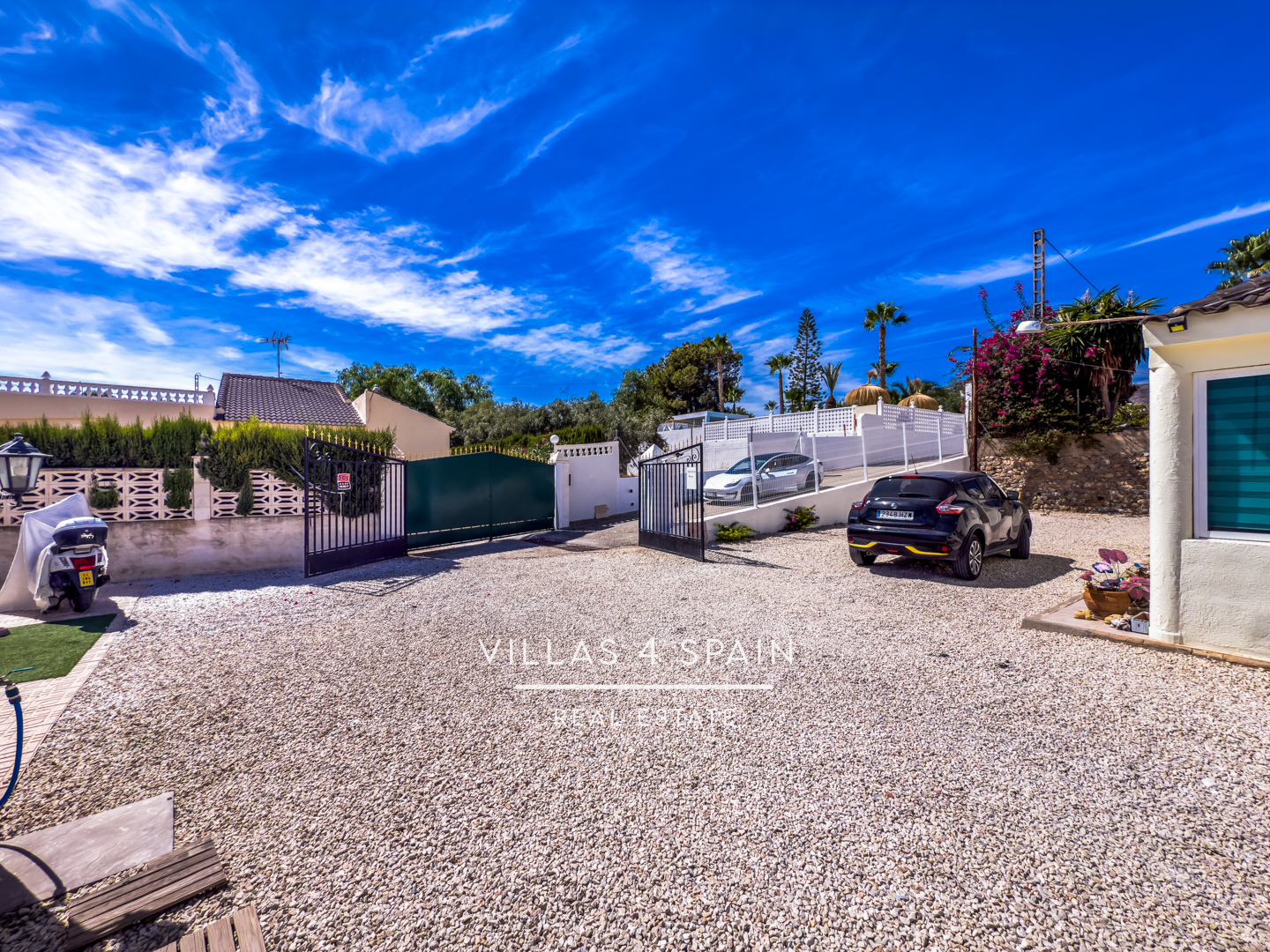 Resale - 3 Bedroom Villa with Private Pool in Albatera - Crevillente - Cam. la Roca - Alicante Resale - 3 Bedroom Villa with Private Pool in Albatera - Crevillente - Cam. la Roca - Alicante